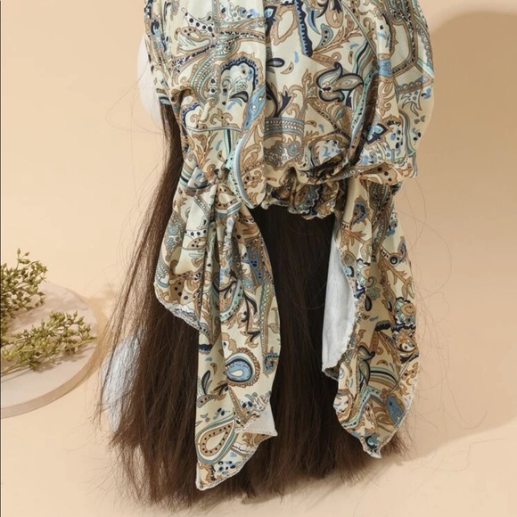 Graphic print hat - Picture 3 of 3